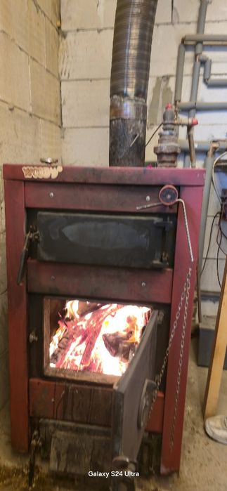 Vând centrală pe lemne termică 35 kw an fabricație 2014 stare bună de