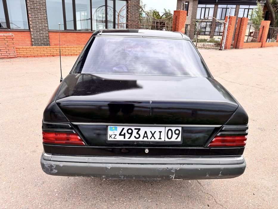 Мерседес 124 2,8