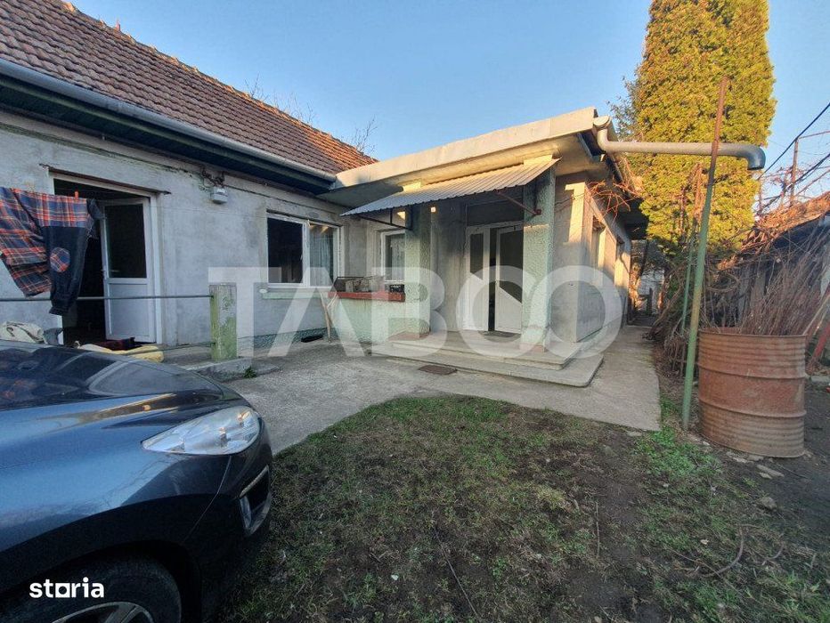 Casa curte comuna 4 camere zona centrala 160mp utili teren liber 489mp