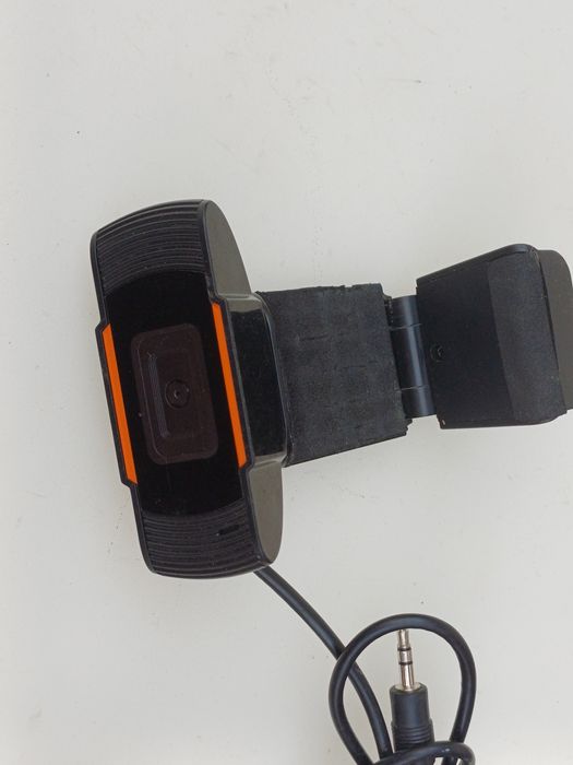 Camera web rezolutie foarte buna perfect functionala

#5