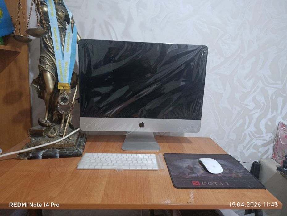 Apple iMac 21.5" (2017)