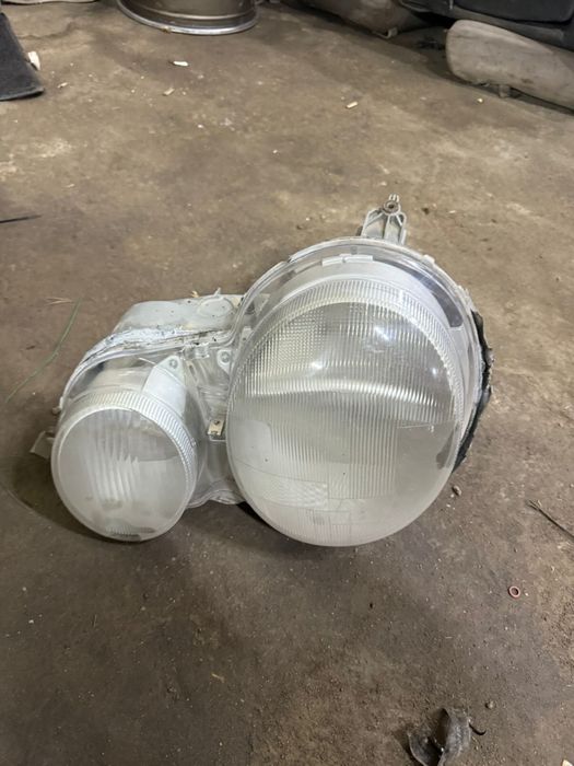 Продам фара на мерседес 210 дорест