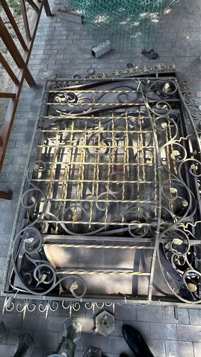 Кованные ворота и забор