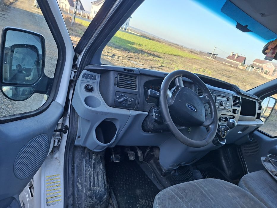 Vând Ford transit an 2013  în stare de funcționare