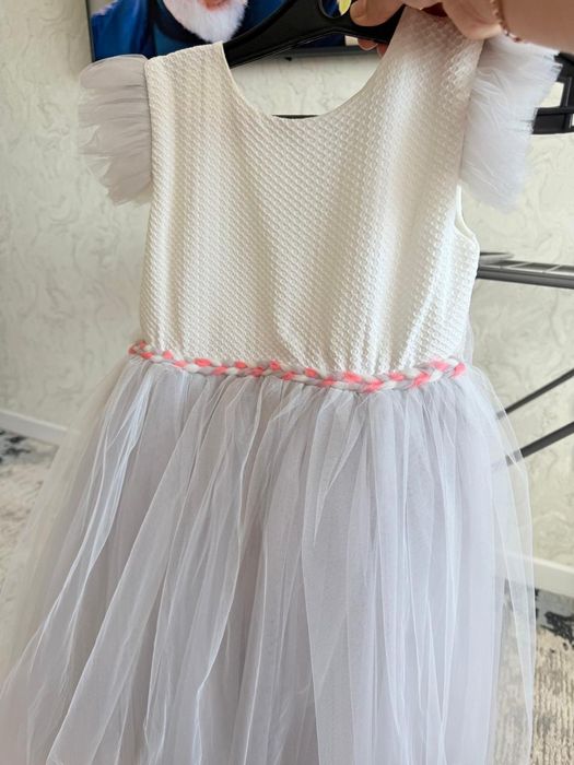 Продам.    платье.