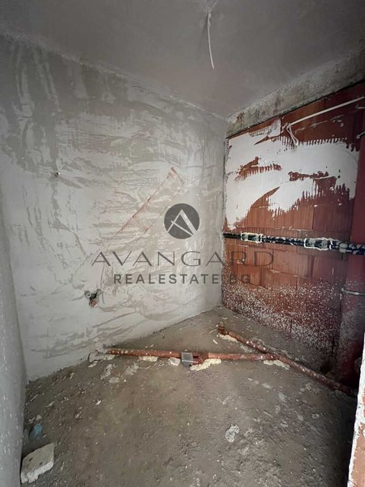 Продава се Тристаен апартамент в Пловдив, Кючук Париж - 110 кв.м за 890 €/кв.м - Снимка #3