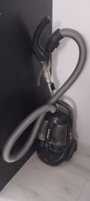Пылесос самсунг.