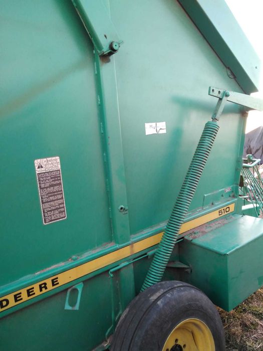 balotieră rotundă John deere 510