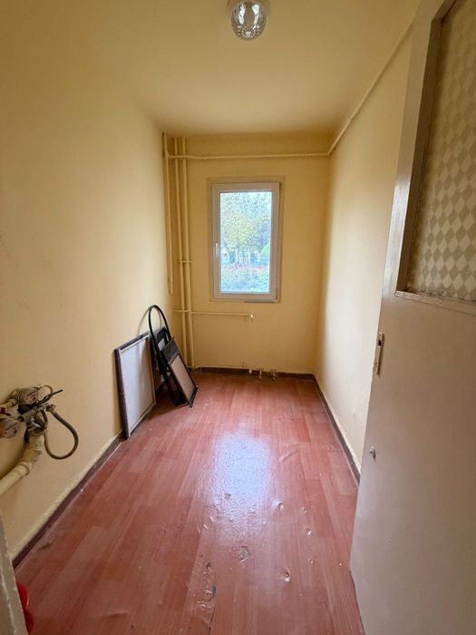 Dau în chirie apartament 3 camere - parter - loc de parcare inclus