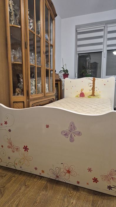 Pat lemn masiv pentru copii.