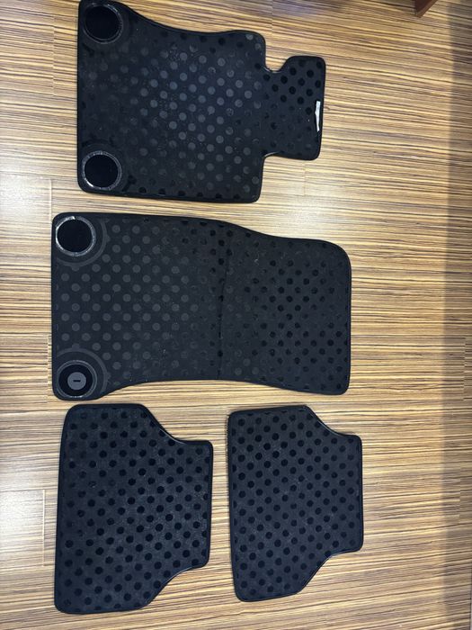 Текстилни стелки за BMW E60