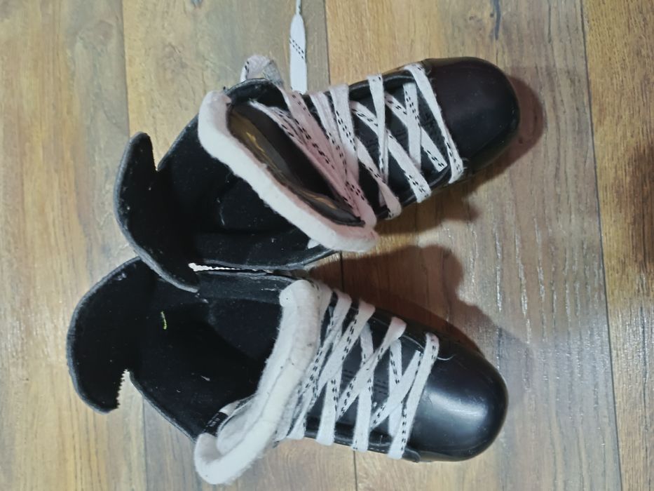 Первые коньки хоккейные