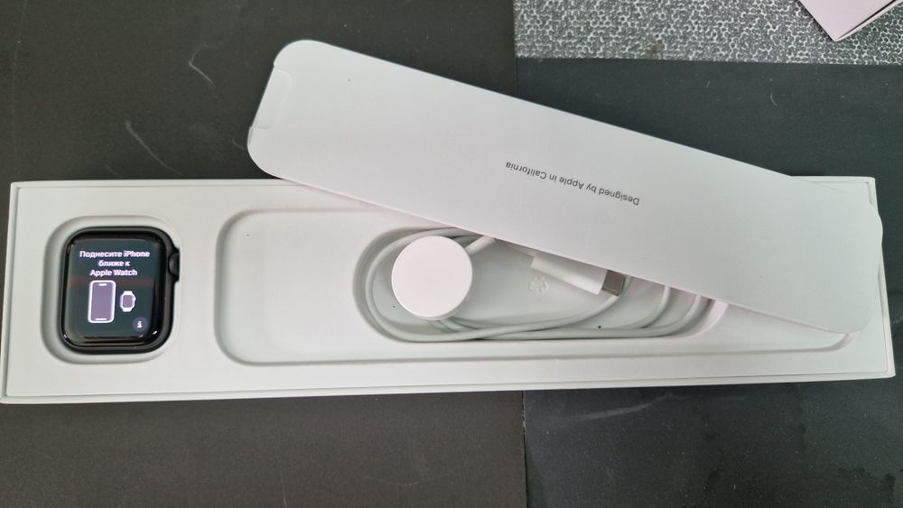 Apple watch SE 40mm Aluminium 2 Gen - за части