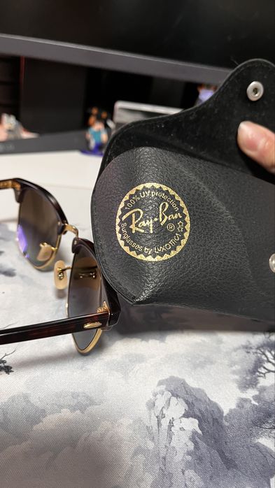 Ochelari de soare originali Ray-Ban Clubmaster classic pret putin negociabil fiind in stare excelenta