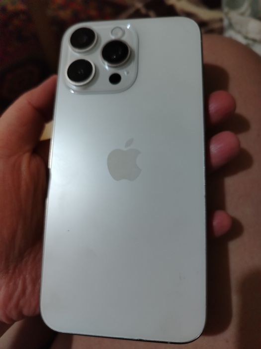 Продам Айфон 15 про макс 512 гб