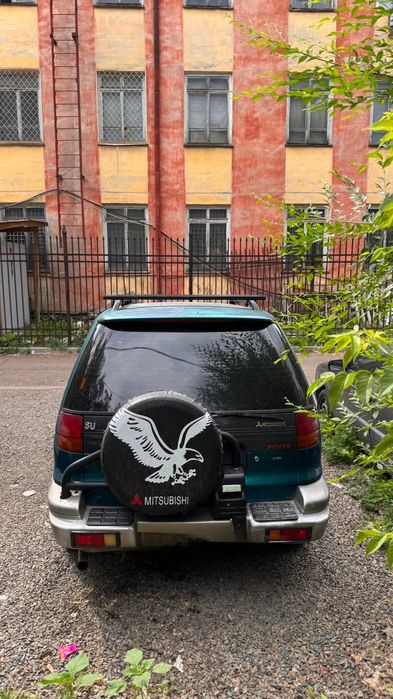 Срочно продам машину  Mitsubishi RVR
