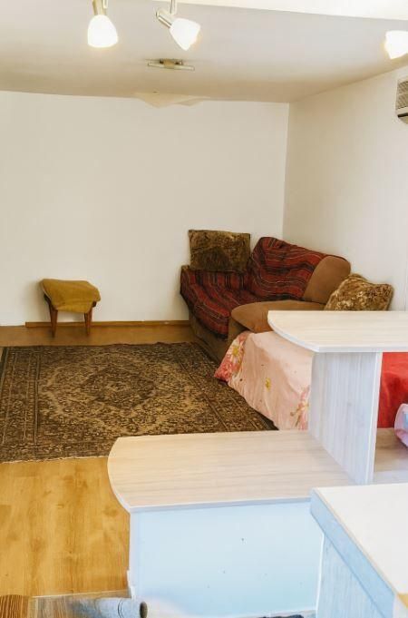 Дава се под наем Едностаен апартамент в Варна, Аспарухово - 20 кв.м за 76 € - Снимка #2