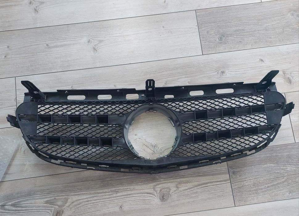 Оргинална решетка Mercedes-Benz  w212