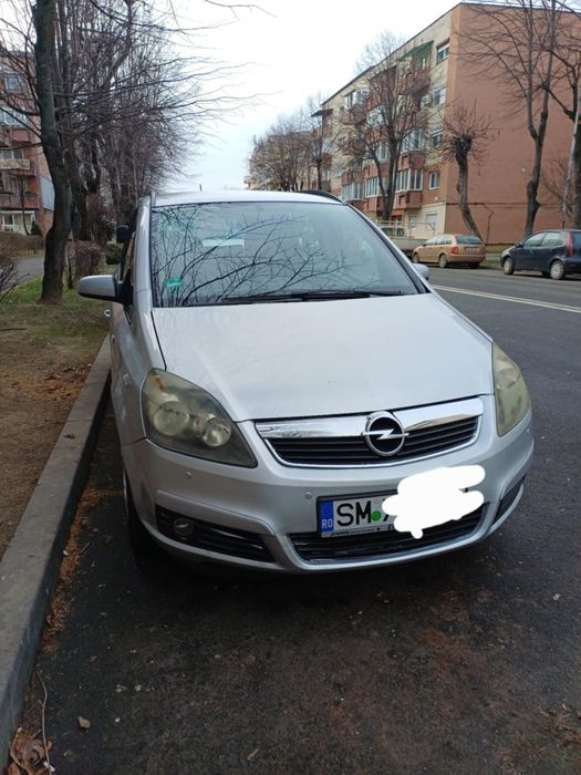 Persoana  fizica  vand Opel Zafira