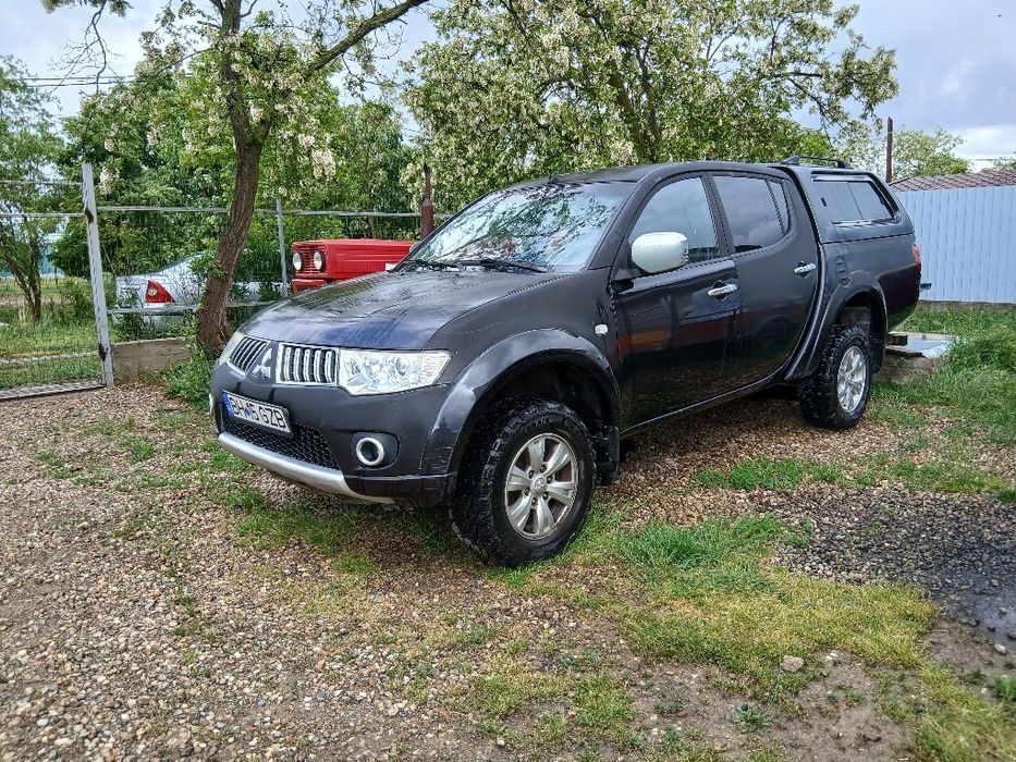 Vând Mitsubishi L200