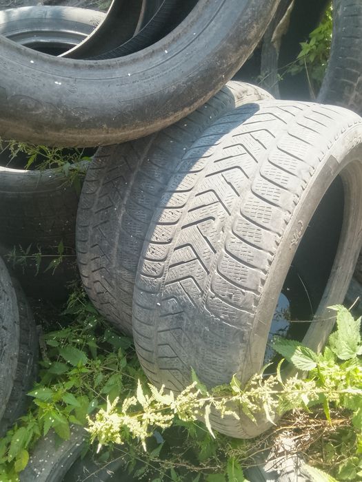 Покрышки Р 19 продам 235/55/19