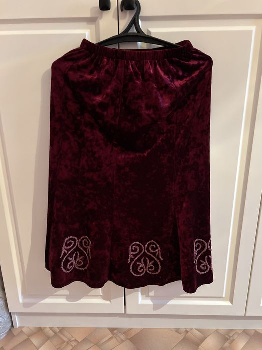 Продам нарядные женские платья