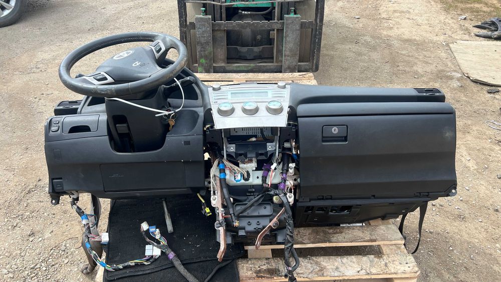 Панель (торпеда) Камри 45