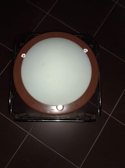 Aplică hol, baie, bucătărie