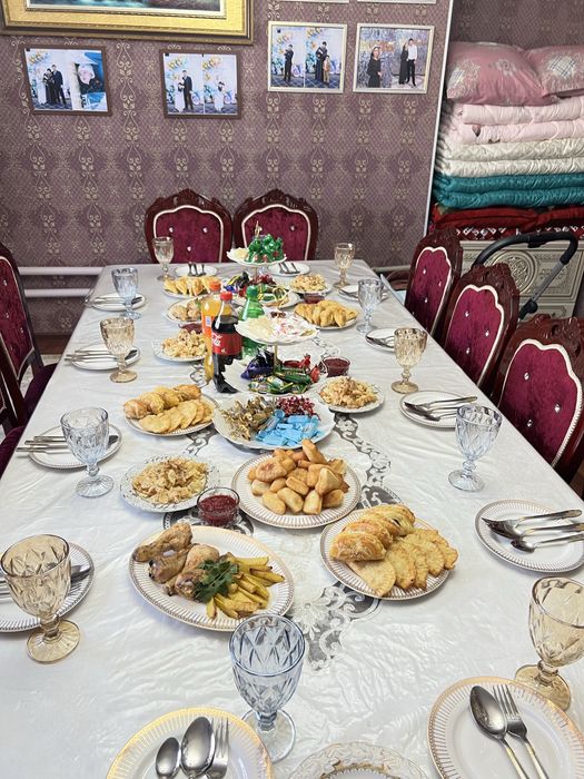 Продаю Стол и стулья