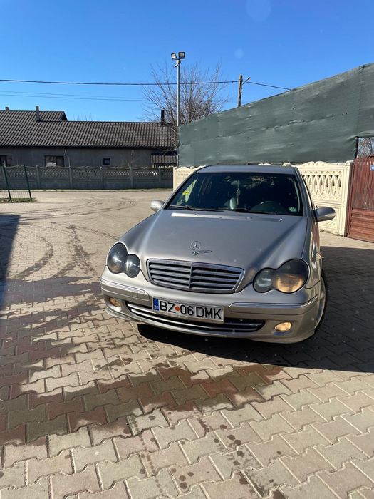 Vând Mercedes Benz