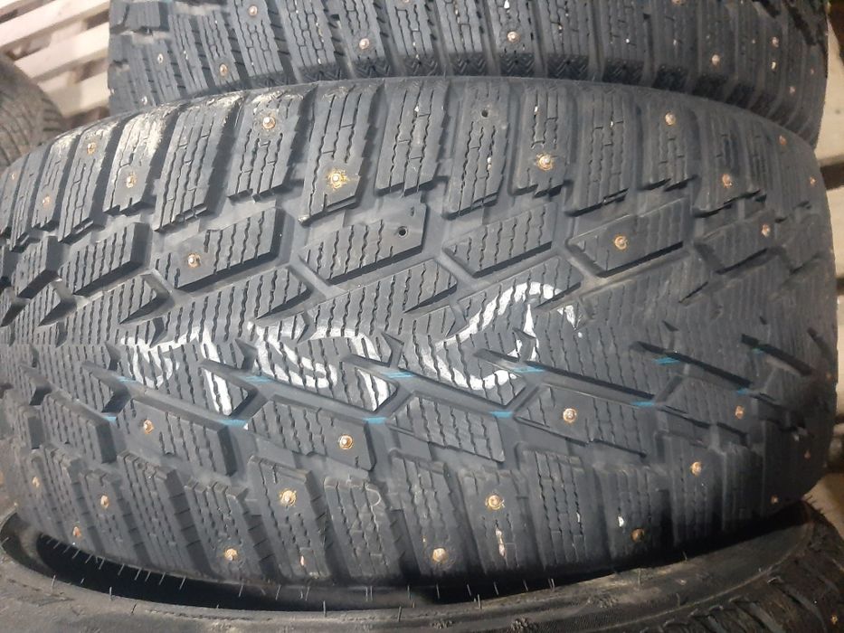 Продам шины 235/45/18 найда Китай