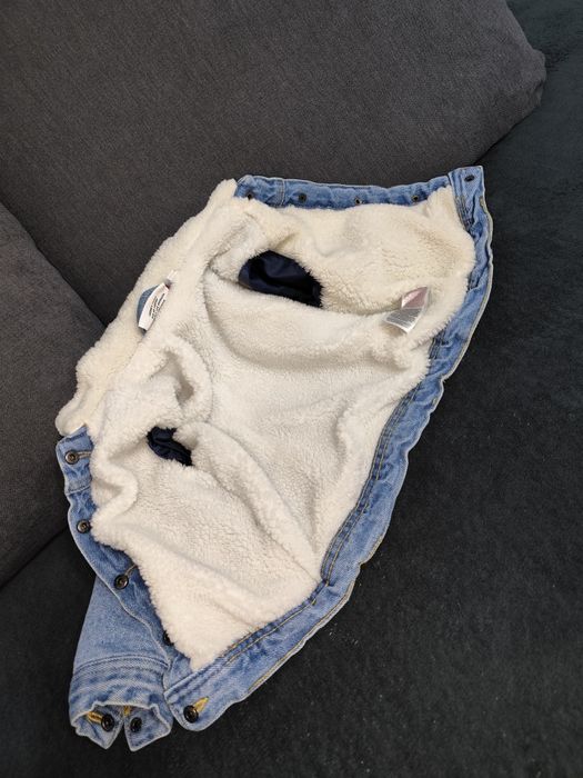 Geaca de blugi căptușita cu blana