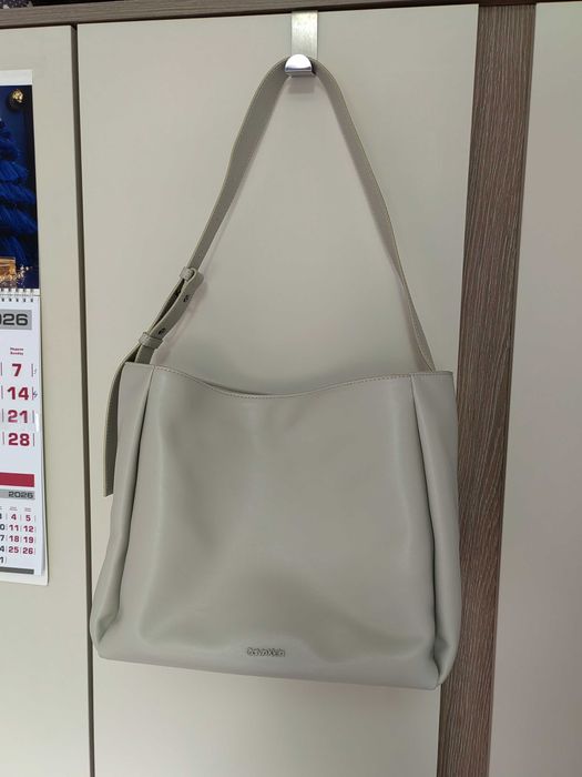 Чанта, нова calvin klein