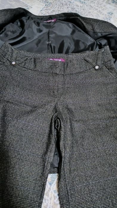 Женский брючный костюм