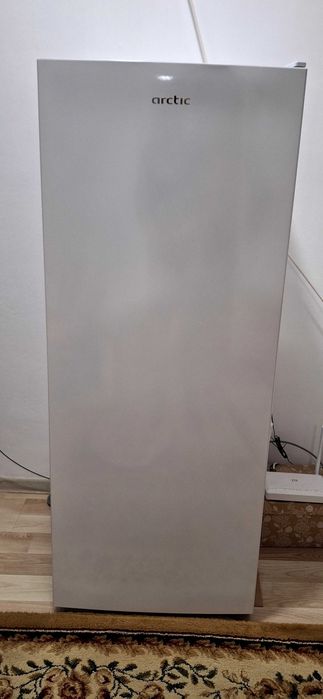 Vând congelator Artic!