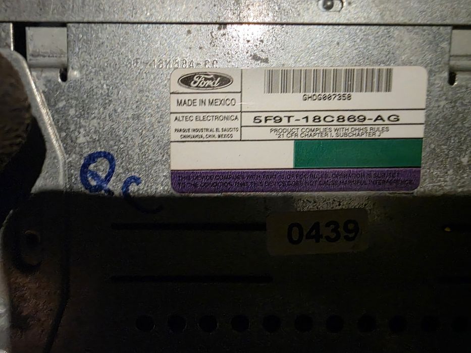 Продавам радио за Ford Mustang mp3