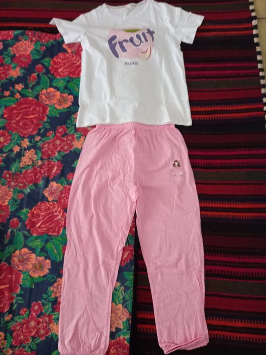 Детиский одежда фудболка и брюки