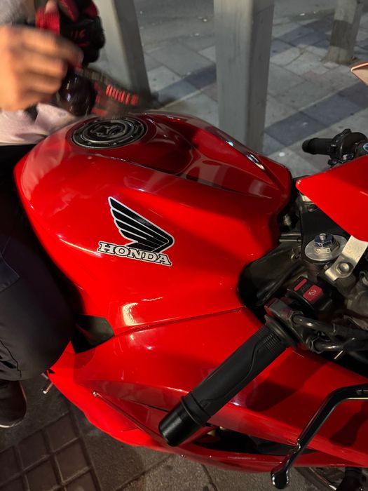 Мотоцикл HondaCBR600