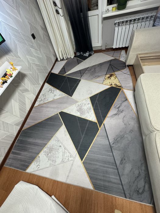 Продам ковер срочно