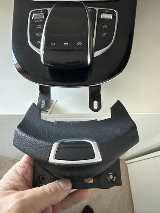 Ornament tunel Mercedes E klasse W213, Touchpad