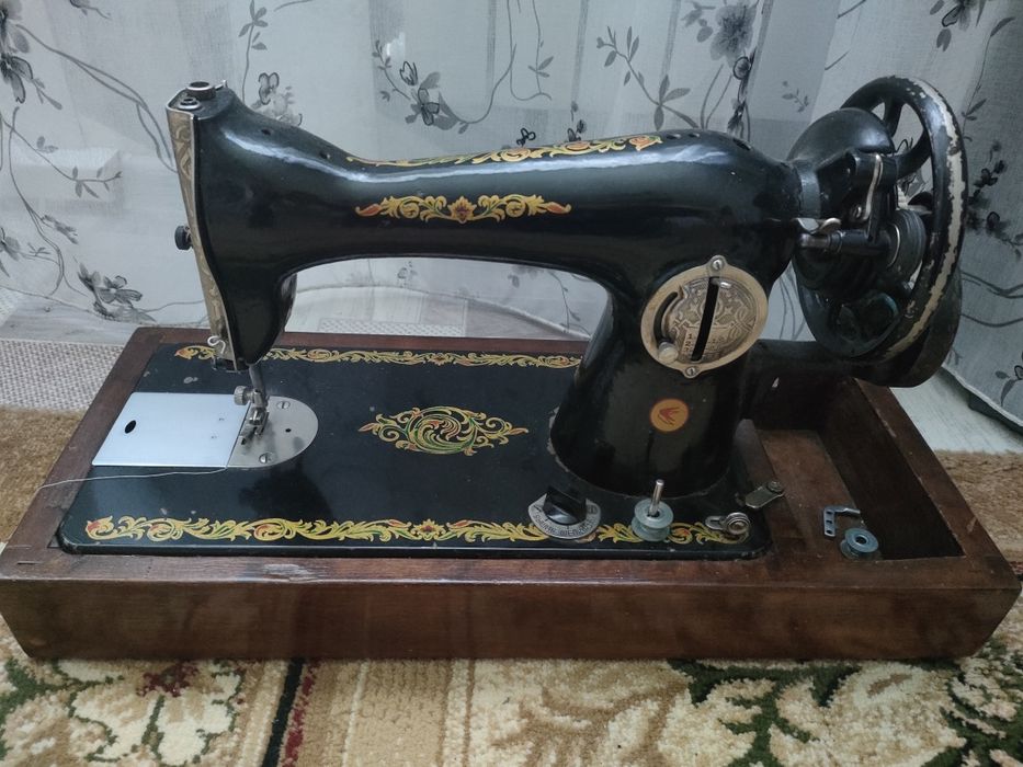 Продам швейную машинку и утюг