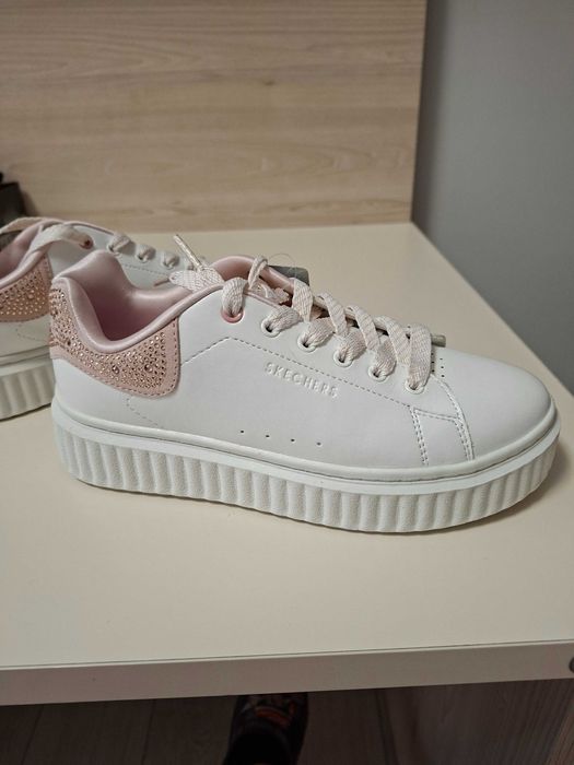 Дамски нови маратонки Skechers