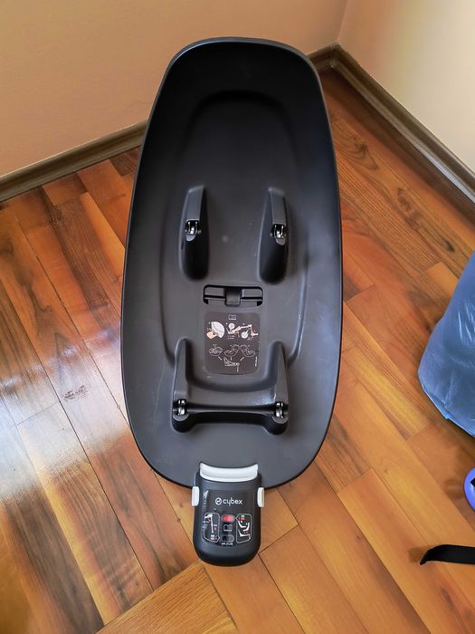 Комплект количка Cybex Balios S с кош за новородено и столче за кола с Isofix база