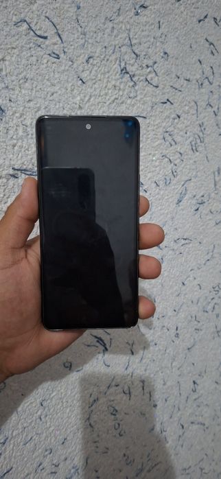 Samsung a53 xolati yaxshi xotirasi 8ga 128. kar/dakument bor