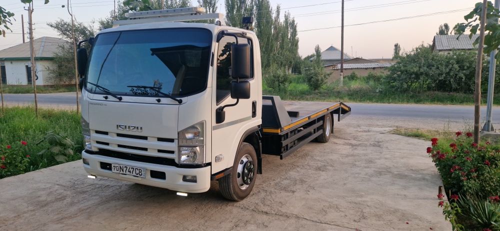 Isuzu evakuator+ manipulator