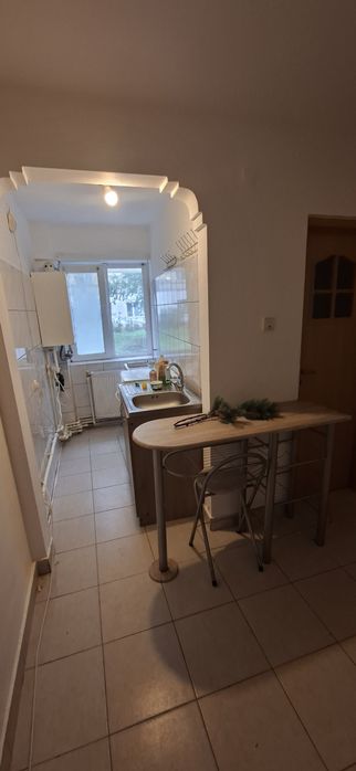 Închiriez apartament