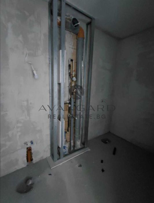 Продава се Тристаен апартамент в Пловдив, Остромила - 101 кв.м за 1818 €/кв.м - Снимка #3
