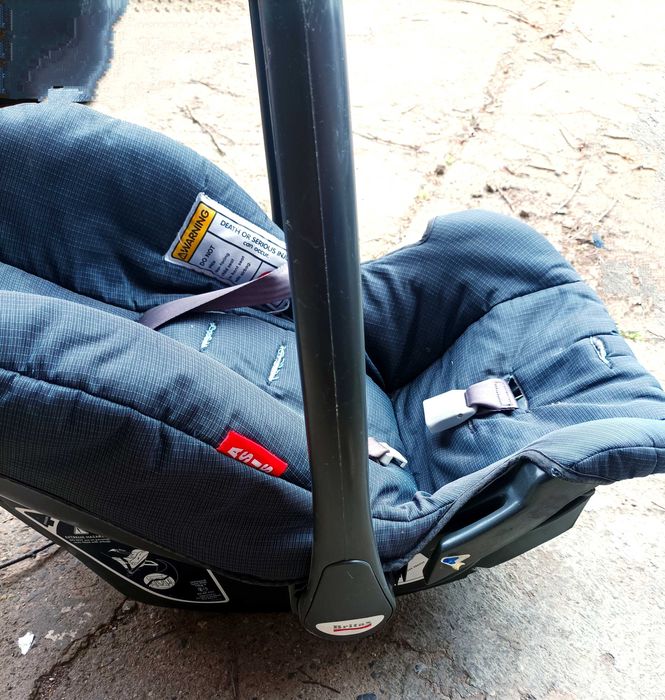 Бебешко столче за лек автомобил
