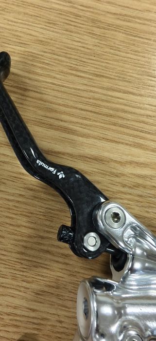 Спирачки FORMULA CURA 4 PM Polish 4-ри бутални предни лост carbon