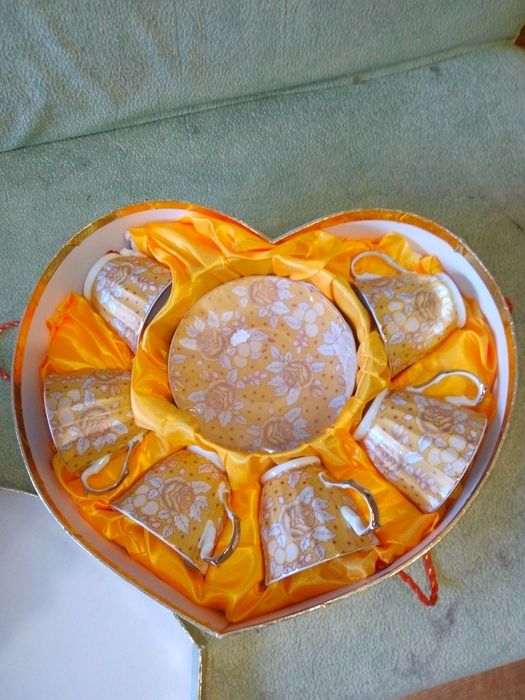 Продам набор посуды за 5800тнг.